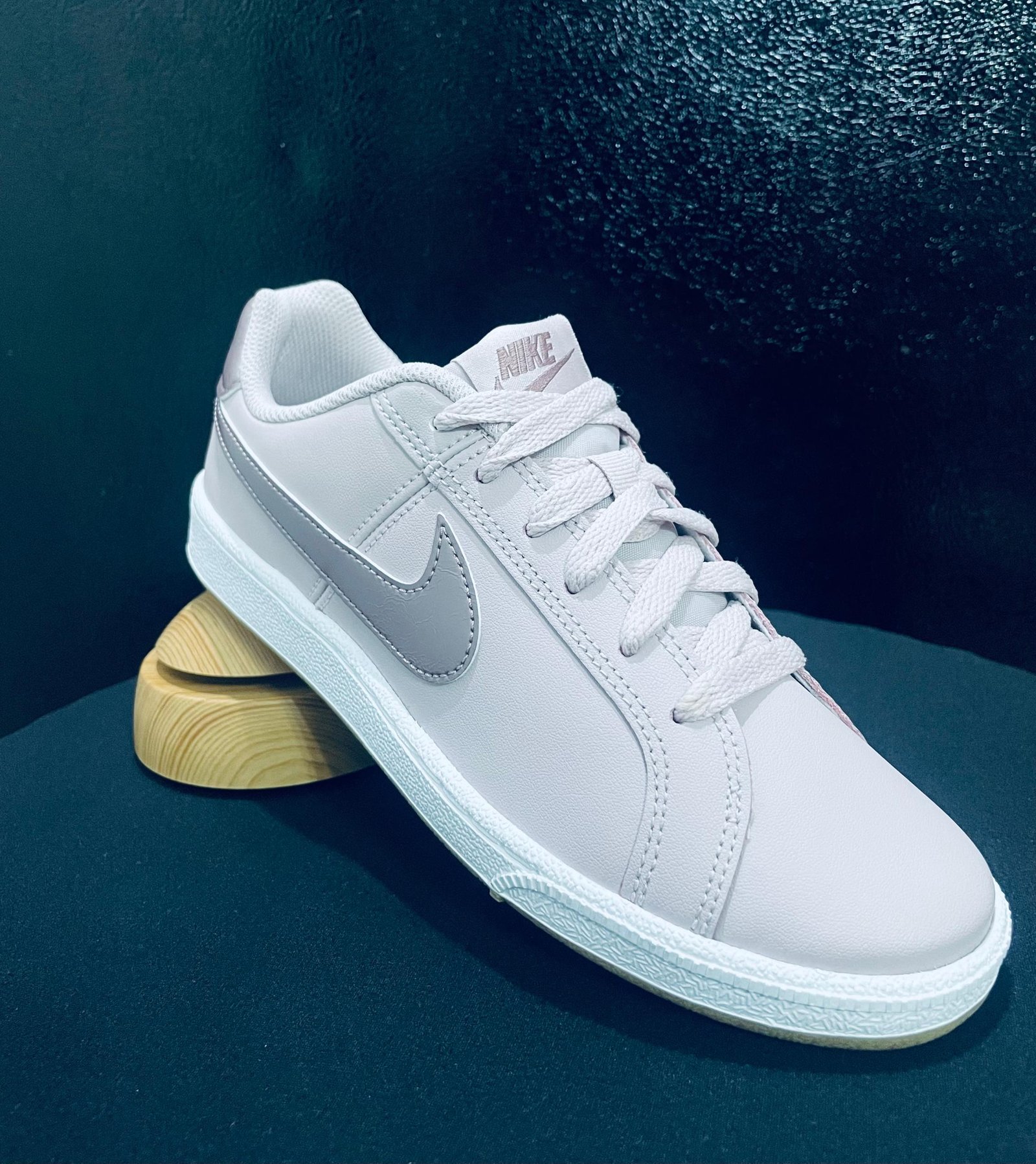 Nike Aero Nova